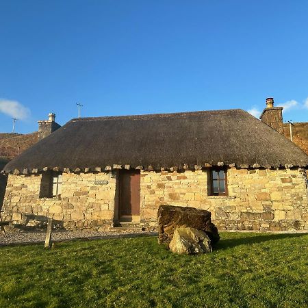 Tigh Mairi At Mary'S Thatched Cottages Elgol Bagian luar foto