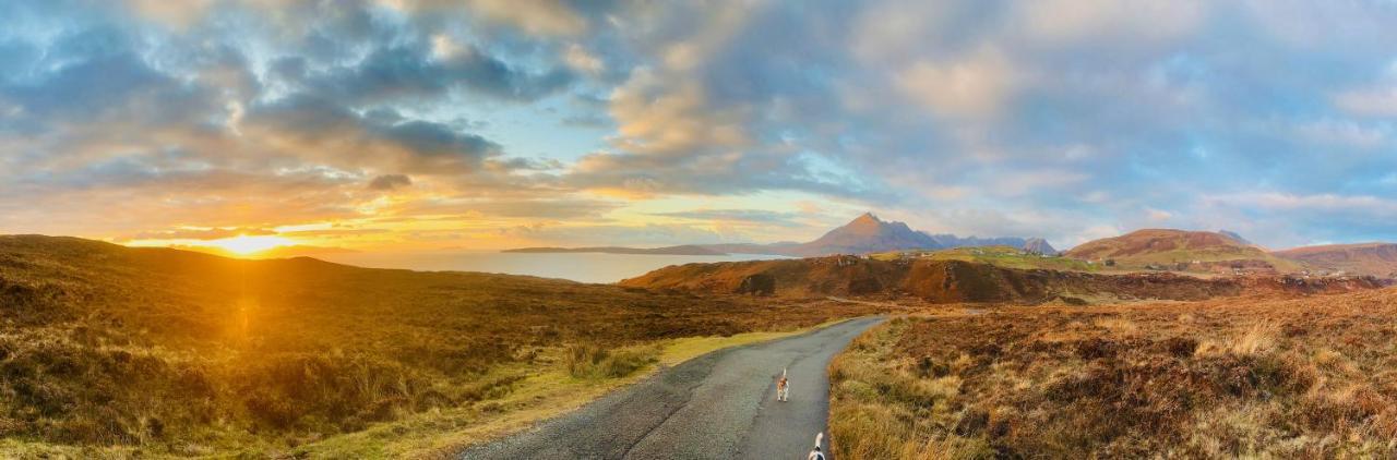 Tigh Mairi At Mary'S Thatched Cottages Elgol Bagian luar foto